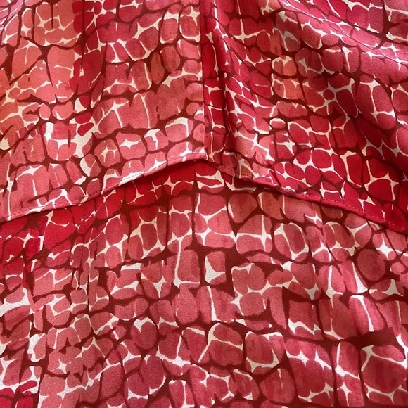 WHITE HOUSE BLACK MARKET NWOT SLEEVELESS FLOWY BLOUSE WITH OPEN BACK - Picture 5 of 10